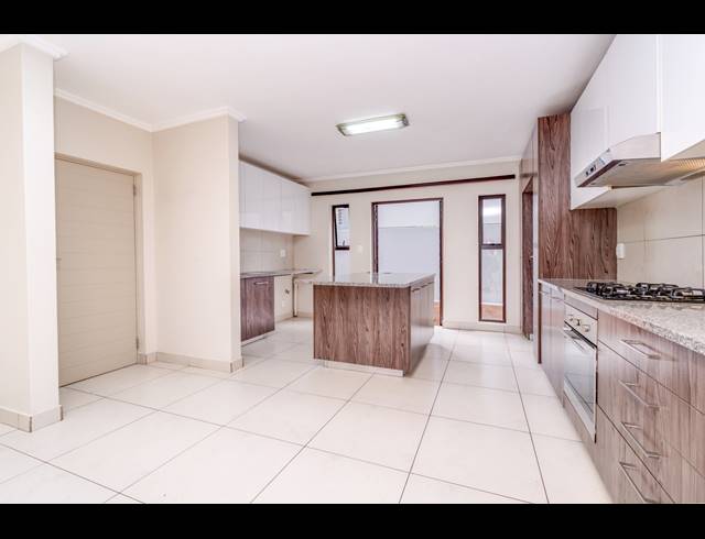 4 BEDROOM HOUSE FOR SALE IN BRYANSTON